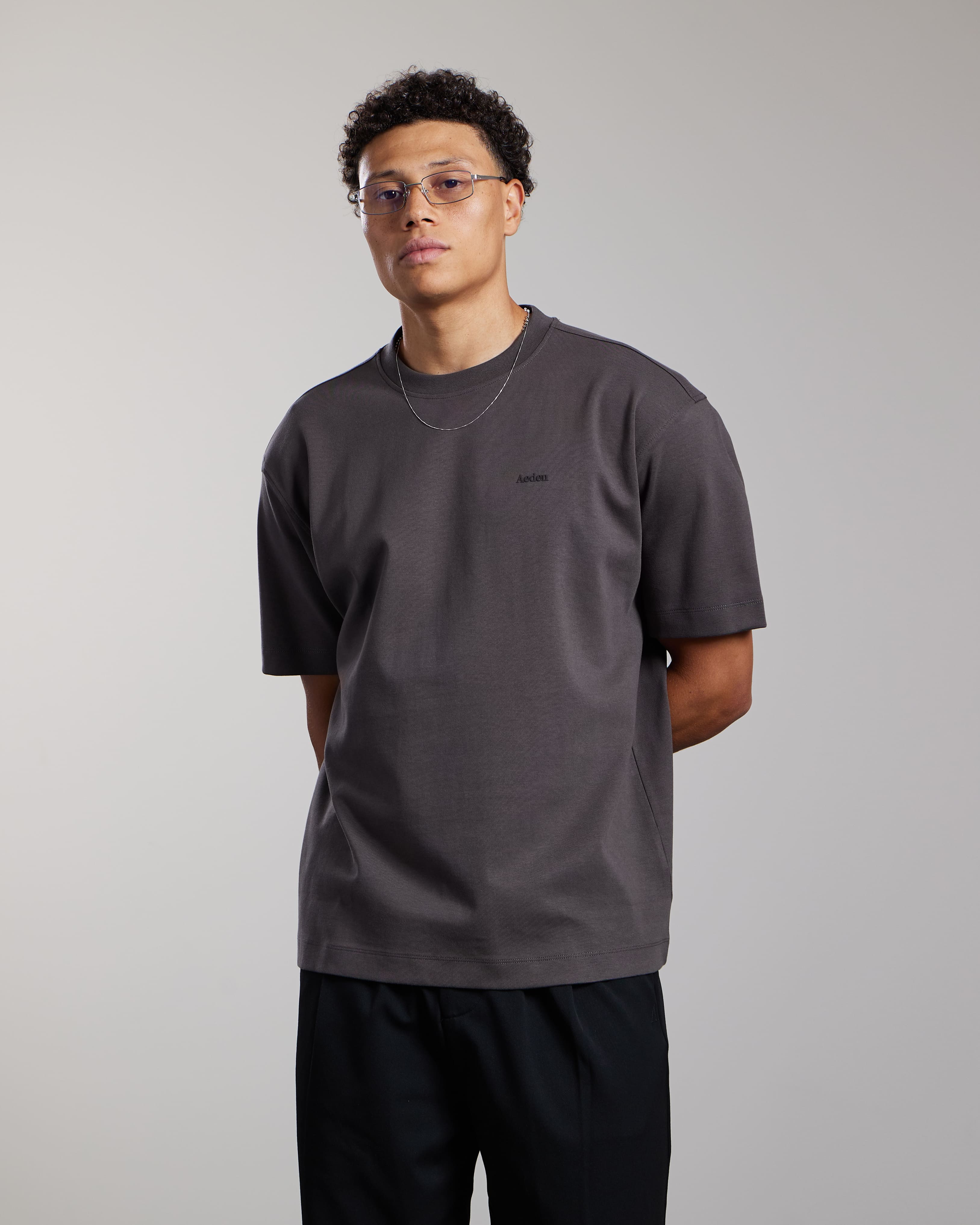 AEDEN LUMA TEE RAVEN