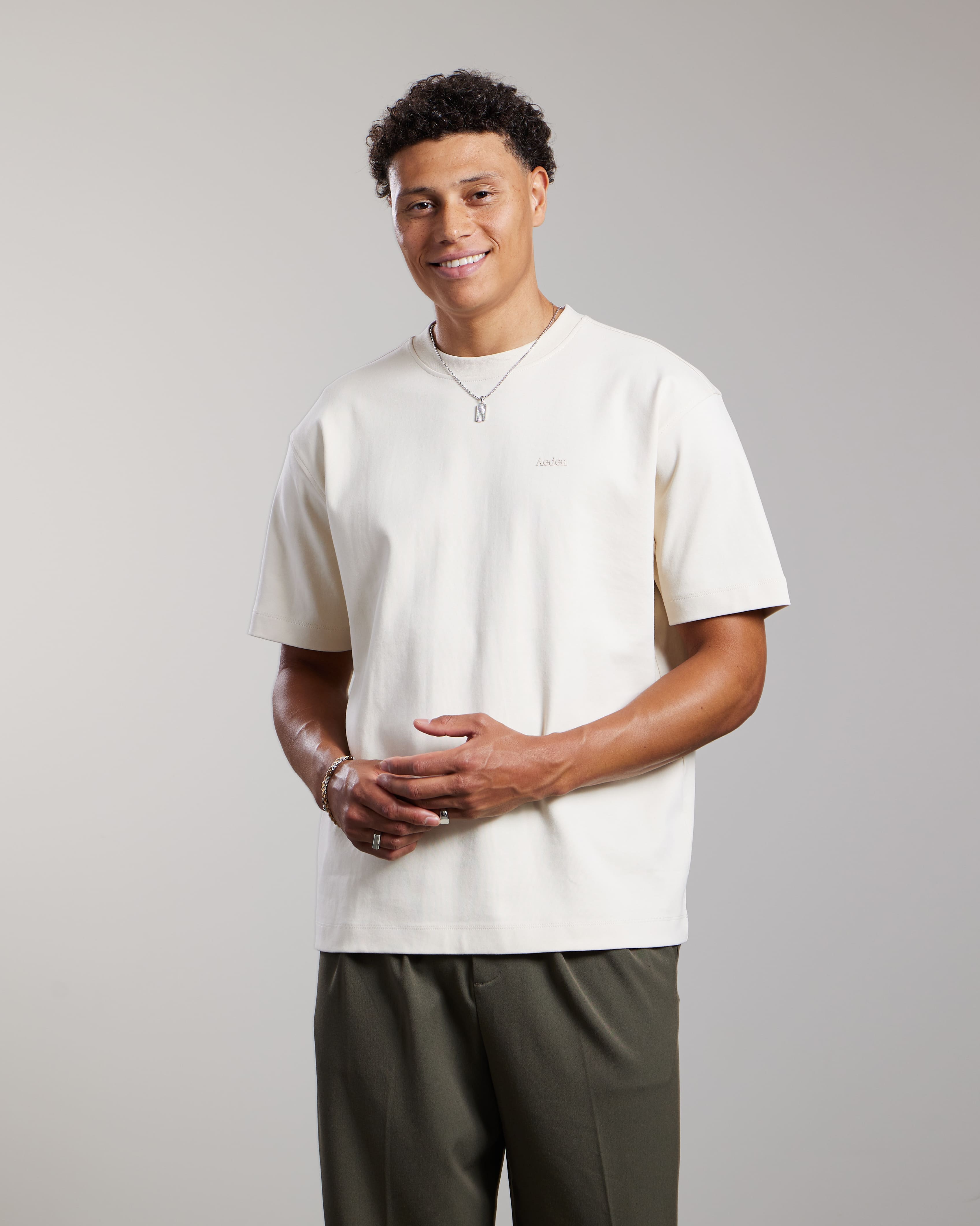 AEDEN ASH TEE WHITE CAP GREY