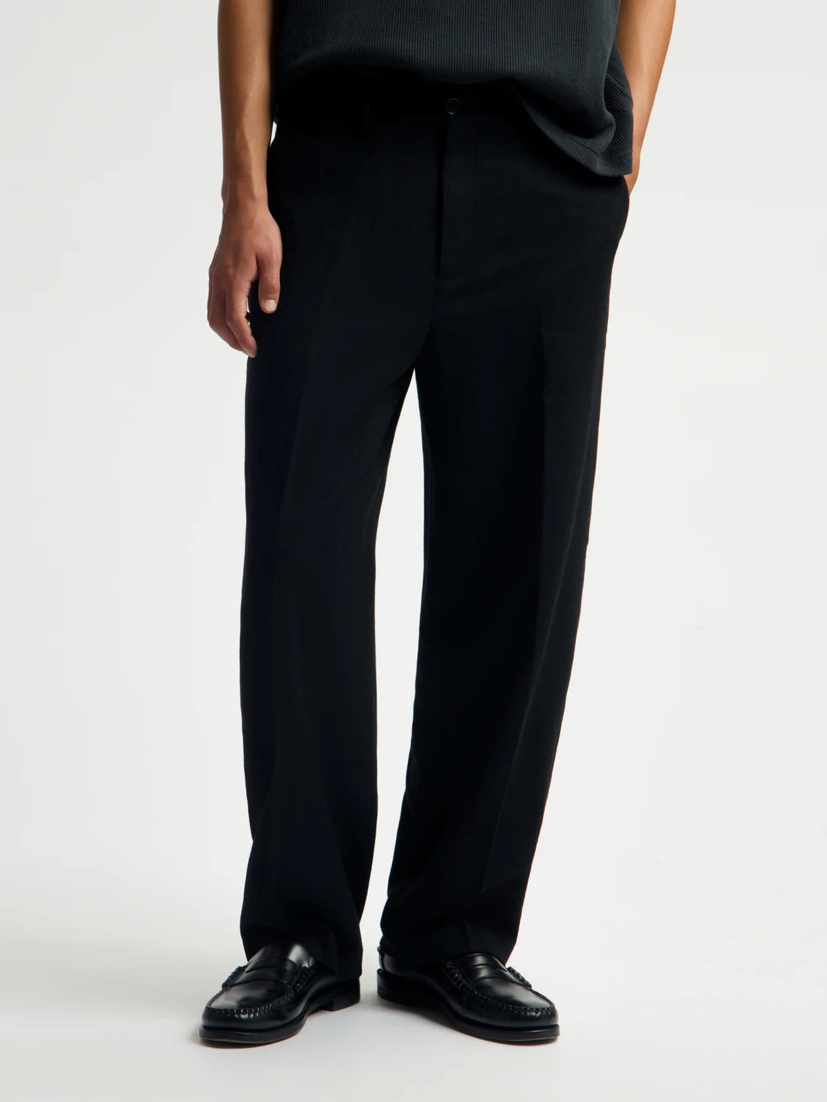 OLAF WOOL BARREL LEG PANT Black
