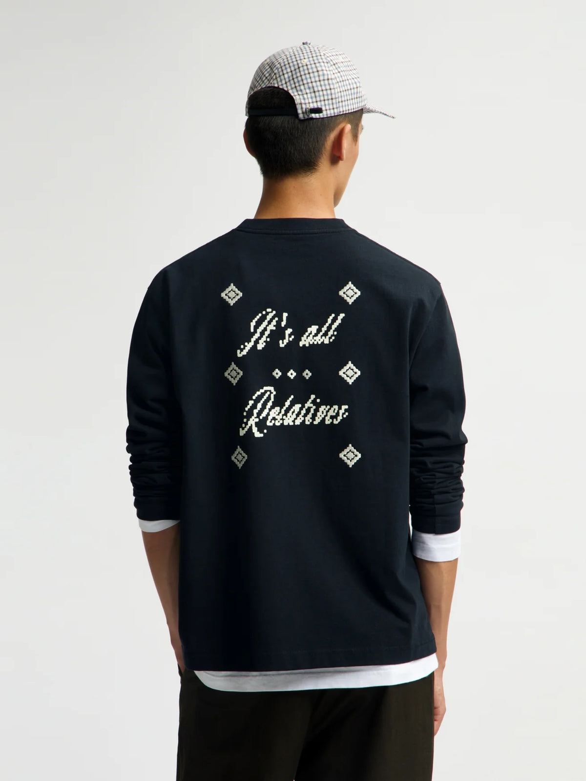 OLAF IT’S ALL RELATIVES LS TEE Black