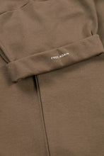 Afbeelding in Gallery-weergave laden, CLUB 24 TEE Club Mocha