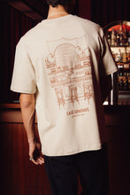 Afbeelding in Gallery-weergave laden, EDMONDS Le café bistro T-shirt - sand