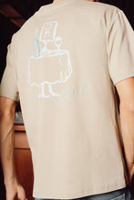 Afbeelding in Gallery-weergave laden, EDMONDS Le Café T-shirt - Dark sand