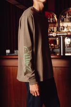 Afbeelding in Gallery-weergave laden, EDMONDS Le Poisson longsleeve Tee -Sand