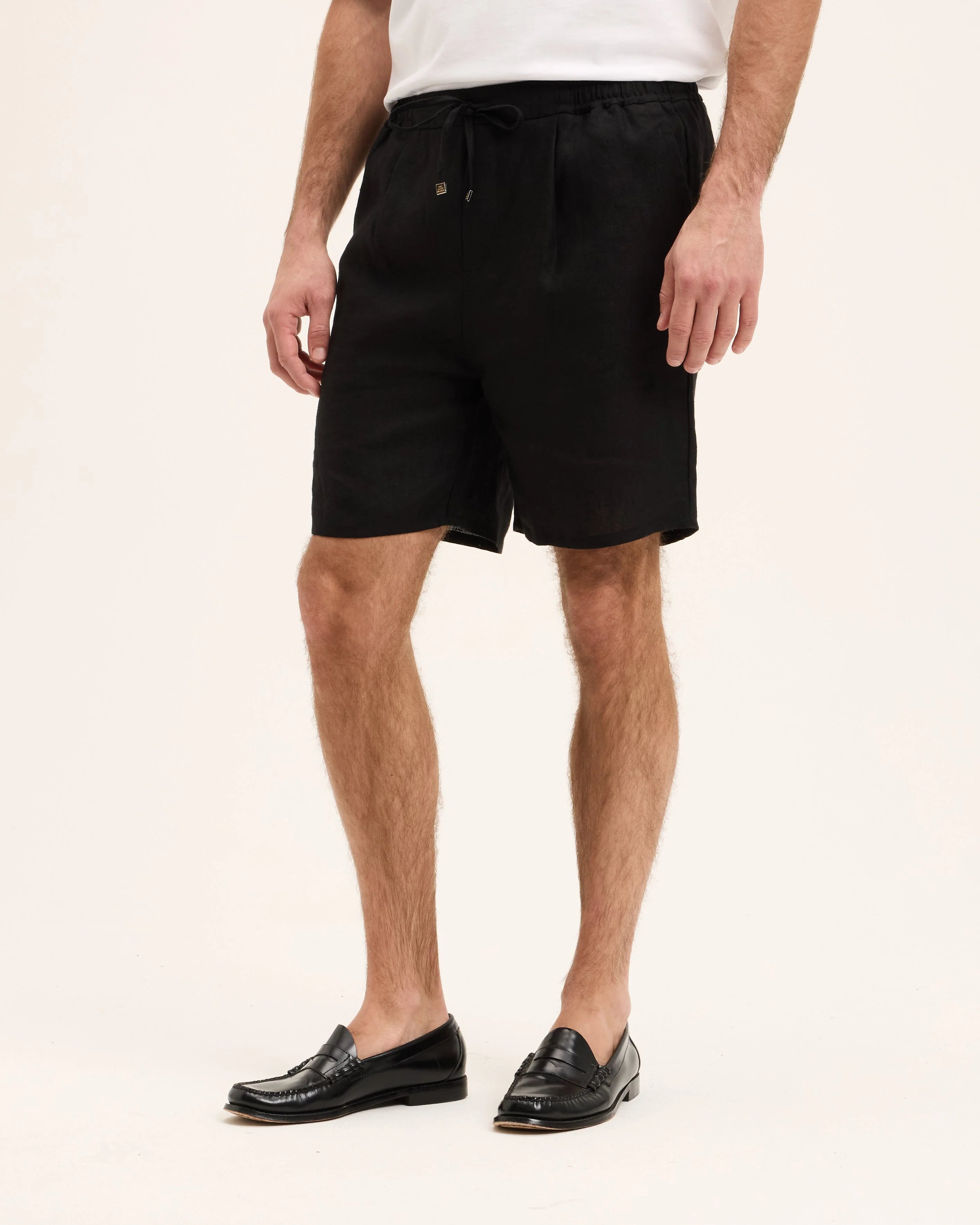 GOOD PEOPLE Hlin Linen Shorts Black