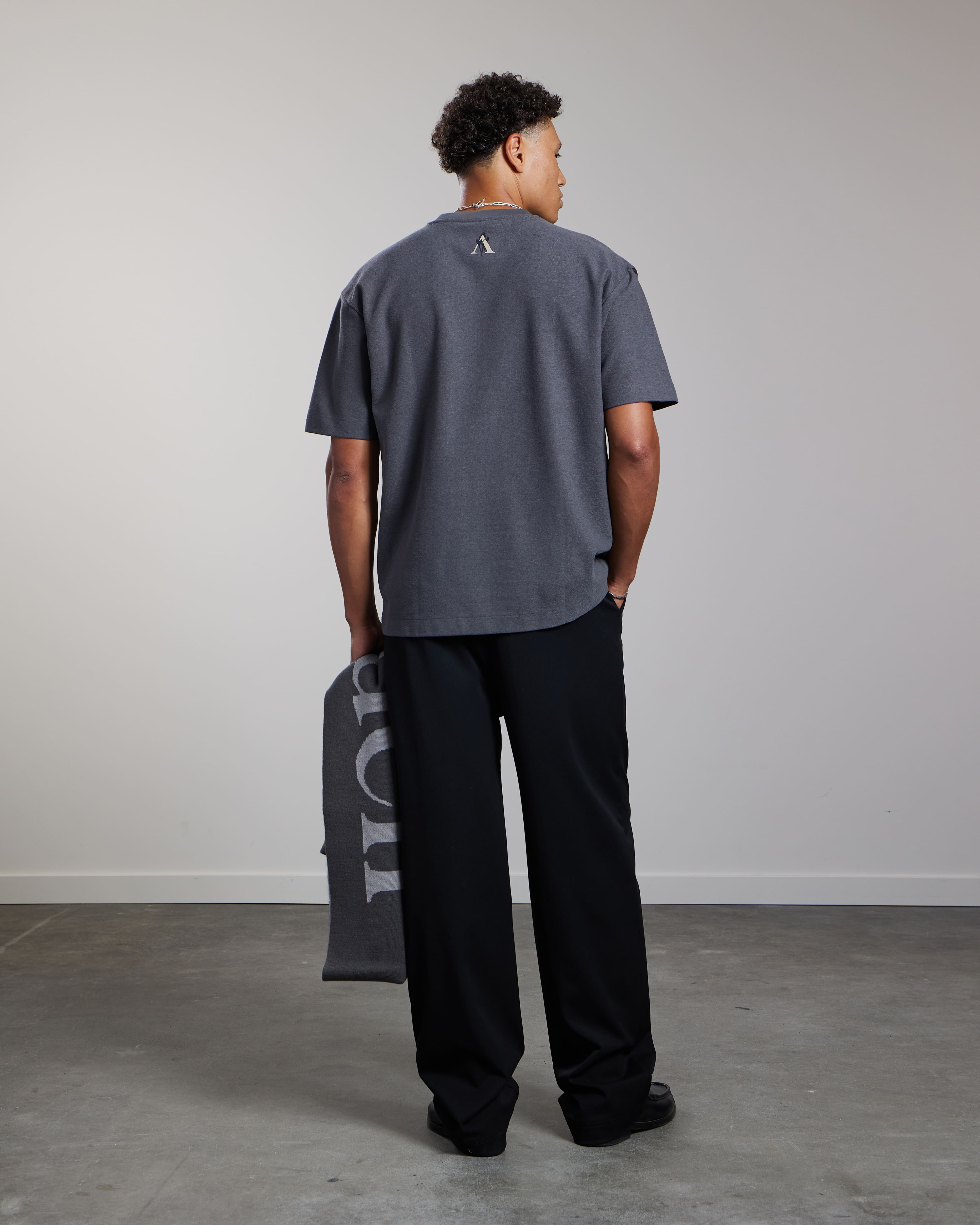 AEDEN HIRO TEE RAVEN