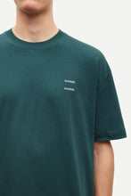Afbeelding in Gallery-weergave laden, SAMSOE SAMSOE JOEL T-SHIRT 11415 Green Gables