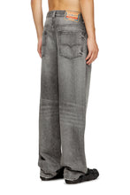 Afbeelding in Gallery-weergave laden, DIESEL Relaxed Jeans 2001 D-Macro 007aw