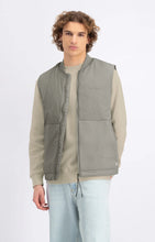 Afbeelding in Gallery-weergave laden, LAW OF THE SEA SANTORINI NYLON CRUNCH BODYWARMER Olive
