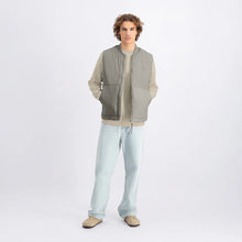 Afbeelding in Gallery-weergave laden, LAW OF THE SEA SANTORINI NYLON CRUNCH BODYWARMER Olive