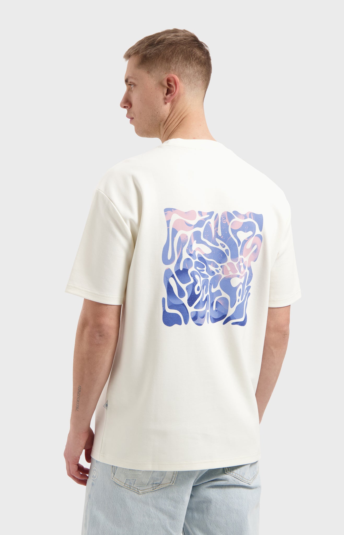 LAW OF THE SEA FLUID ARTWORK T-SHIRT Snow White