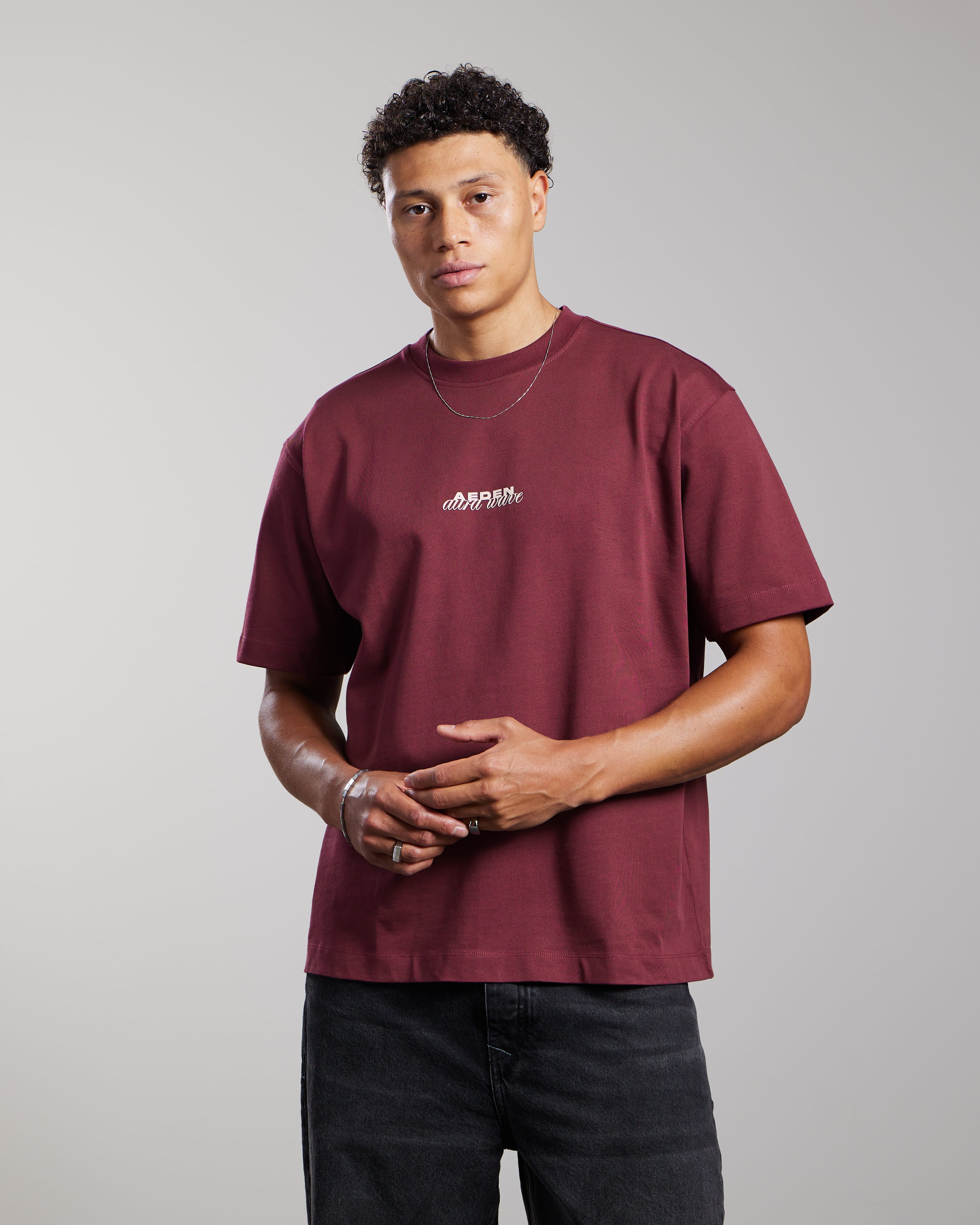AEDEN LUCIUS TEE BORDEAUX