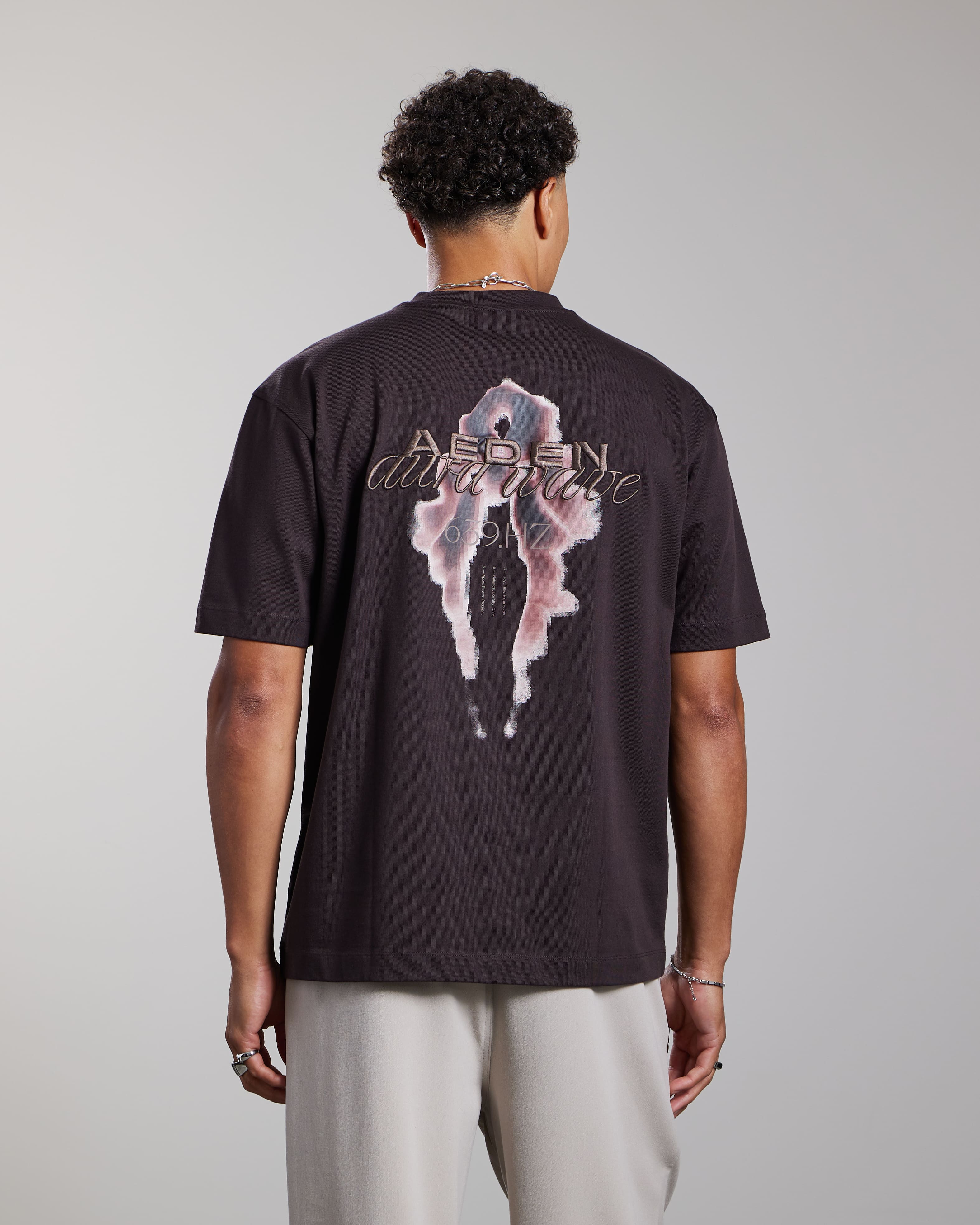 AEDEN LUCIUS TEE GANACHE