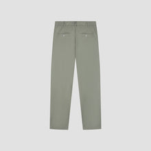 Afbeelding in Gallery-weergave laden, ØLÅF Regular Pleated Pant Smokey Olive