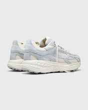 Afbeelding in Gallery-weergave laden, MERCER RE-RUN MAX SUEDE ICE