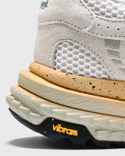 Afbeelding in Gallery-weergave laden, MERCER THE RE-RUN VIBRAM Nubuck Crème