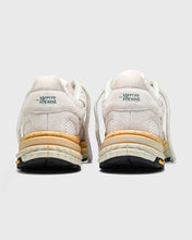 Afbeelding in Gallery-weergave laden, MERCER THE RE-RUN VIBRAM Nubuck Crème
