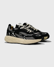 Afbeelding in Gallery-weergave laden, MERCER RE RUN MAX NUBUCK - BLACK