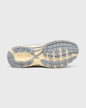 Afbeelding in Gallery-weergave laden, MERCER RE RUN PERFORATED - OFF-WHITE