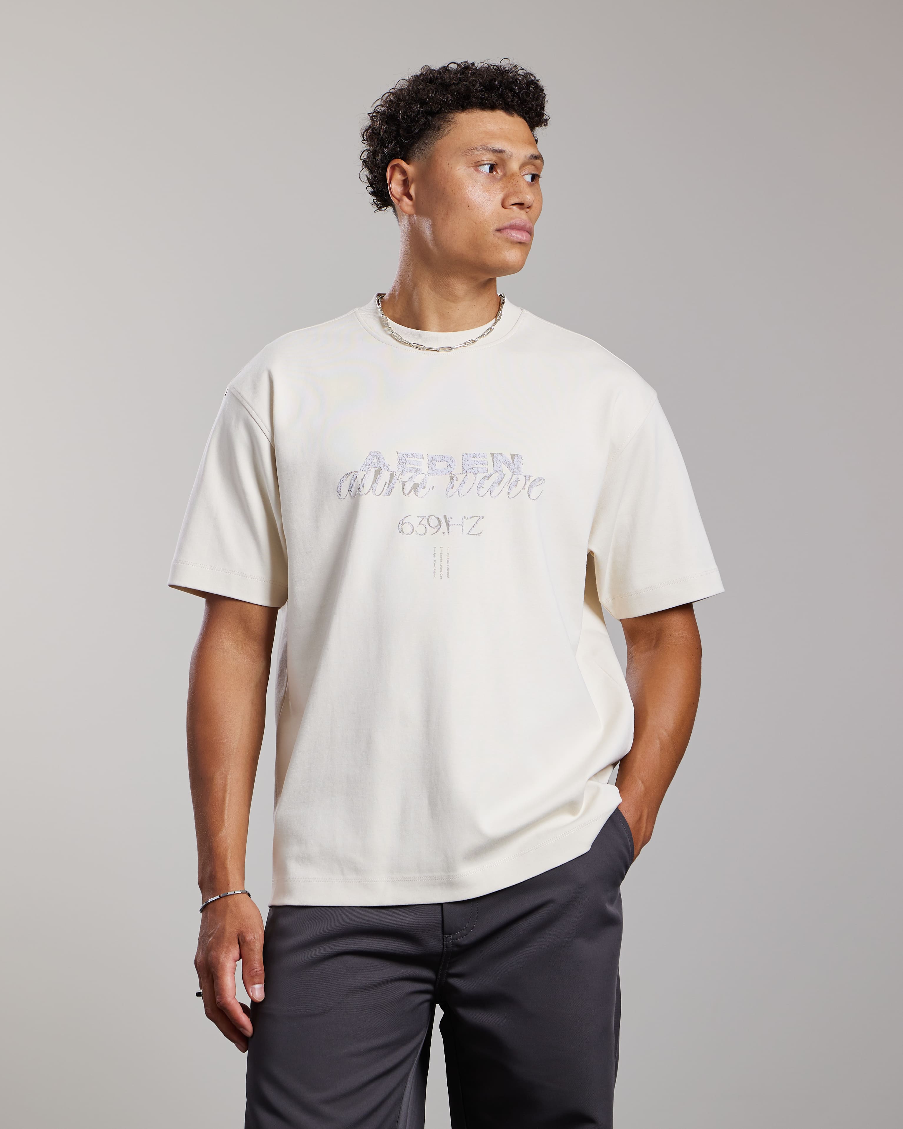 AEDEN NERO TEE WHITE CAP GREY