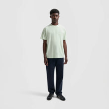 Afbeelding in Gallery-weergave laden, ØLÅF Spiral Face Tee Pale Green