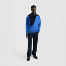 Afbeelding in Gallery-weergave laden, ØLÅF Spiral Face Crewneck Bright Blue