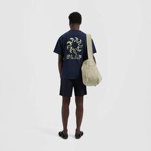 Afbeelding in Gallery-weergave laden, ØLÅF Gradient Sun Tee - Navy