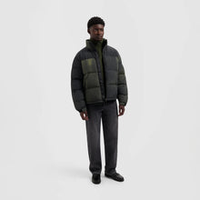 Afbeelding in Gallery-weergave laden, ØLÅF 2-Tone Puffer Jacket Olive Night