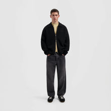 Afbeelding in Gallery-weergave laden, OLAF KNITTED ZIP CARDIGAN   Black