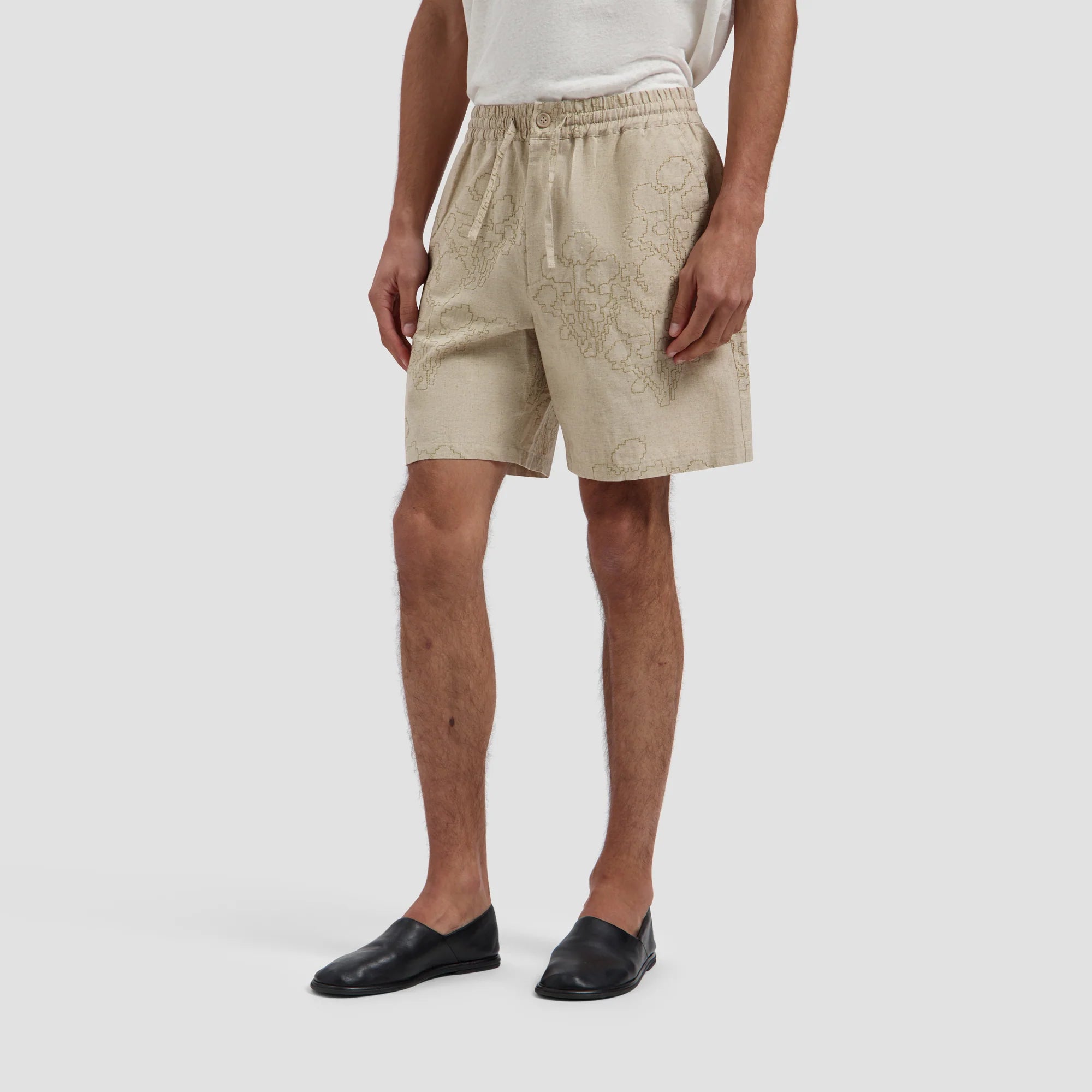 OLAF EMBROIDERED FLOWER SHORTS - CEMENT
