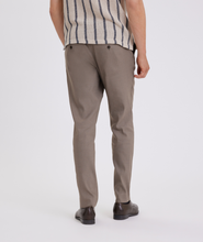 Afbeelding in Gallery-weergave laden, PLAIN THEO PL TRUFFLE LINEN