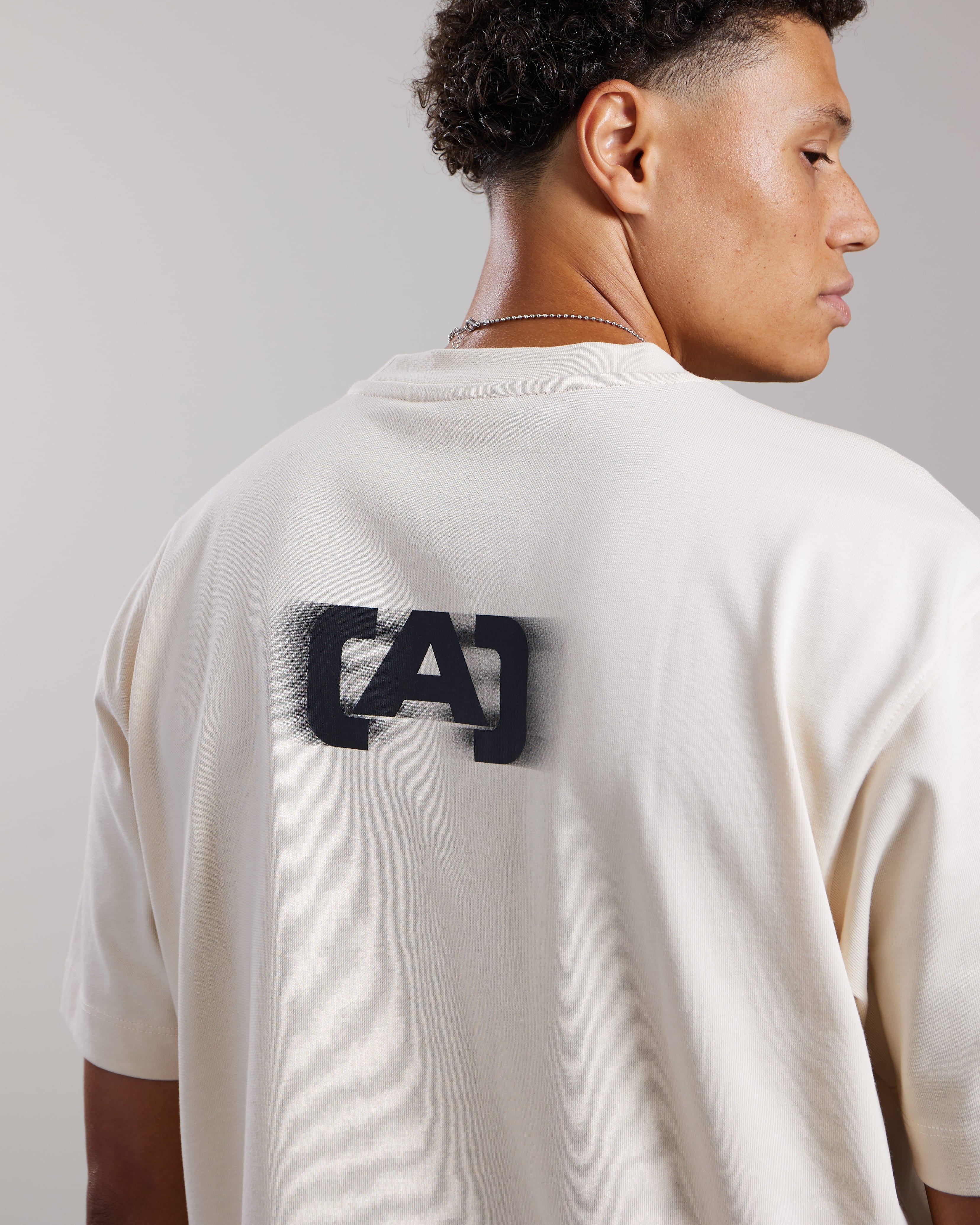 AEDEN SHADE TEE WHITE CAP GREY