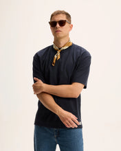 Afbeelding in Gallery-weergave laden, GOOD PEOPLE TAKI ARTWORK TEE Navy