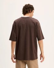 Afbeelding in Gallery-weergave laden, GOOD PEOPLE THEO HEAVY WEIGHT ARTWORK TEE Brown