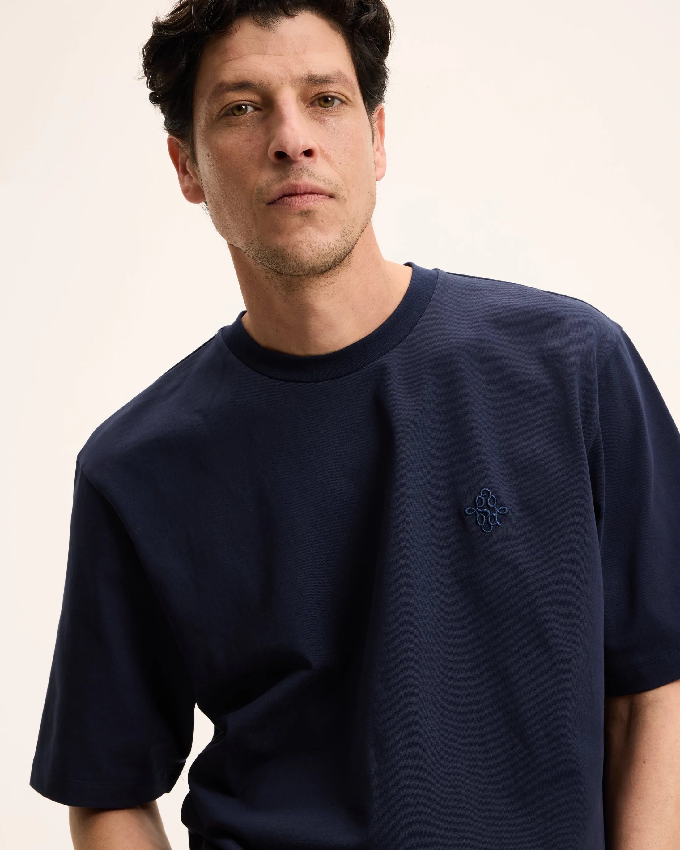 GOOD PEOPLE Tommy Signature Tee Navy