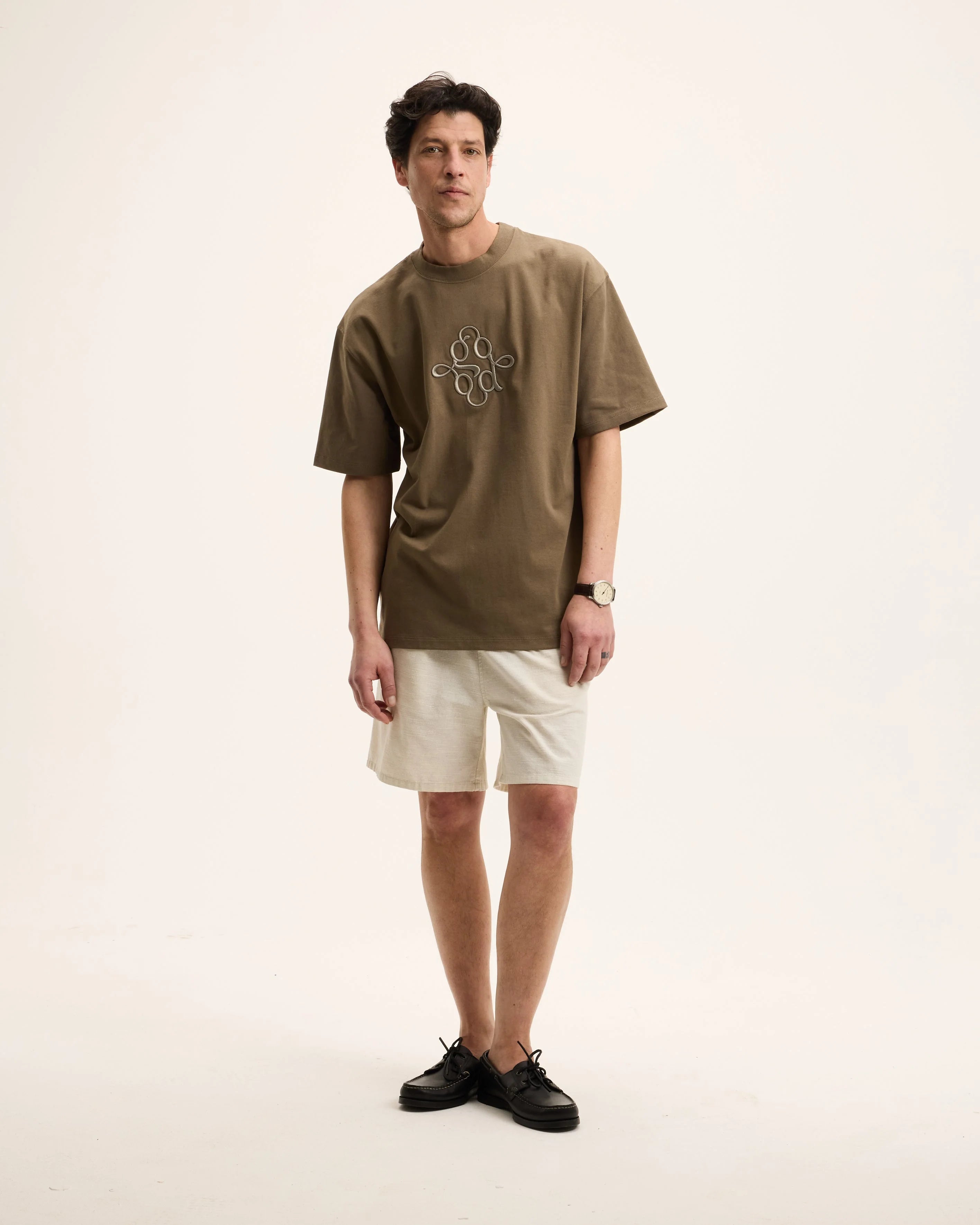 GOOD PEOPLE Trace Embroidery Signature Tee Earth